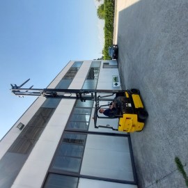 3-carrello elevatore marca om modello E25AC